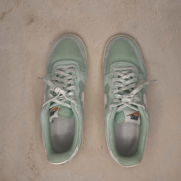 Nike Classic Air Force 1 '07 LV8 Certified Fresh 2022 Release Enamel Green Sail - Picture 4 of 12